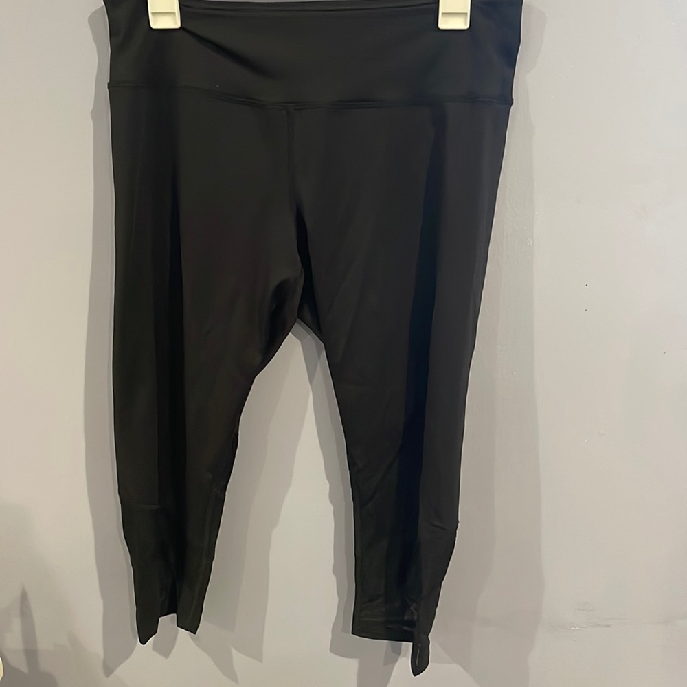 Cropped mesh leggings